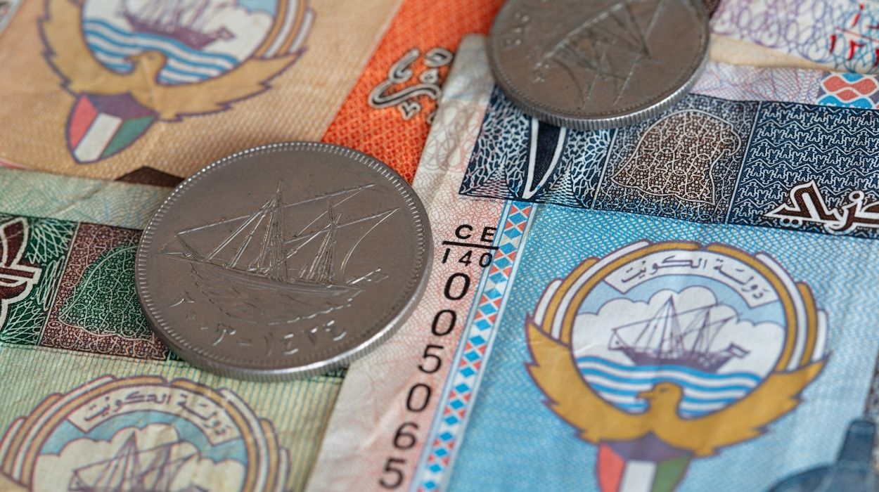 najdroższa waluta na świecie - dinar kuwejcki KWD